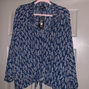 Floral design tie front button down top from Gigio